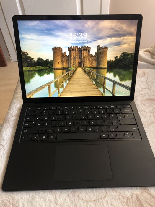 Laptop Miicrosoft Surface 3 13’ 256 GB dotykowy.