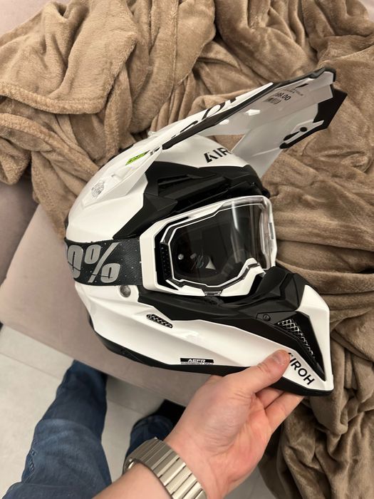 Nowy kask Airoh aviator 3 biały - rozmiar M