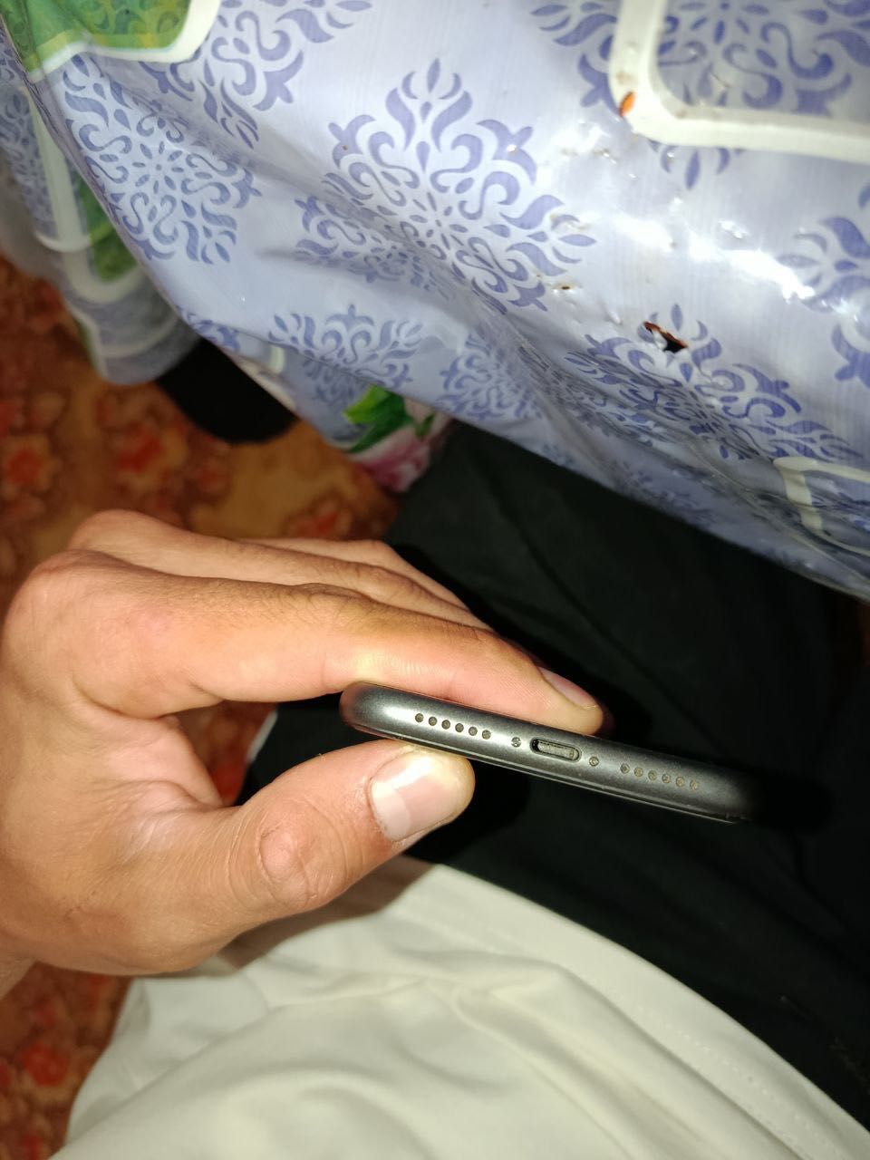 iPhone 11 r-sim чип в комплекте вставил симку и пользуешься