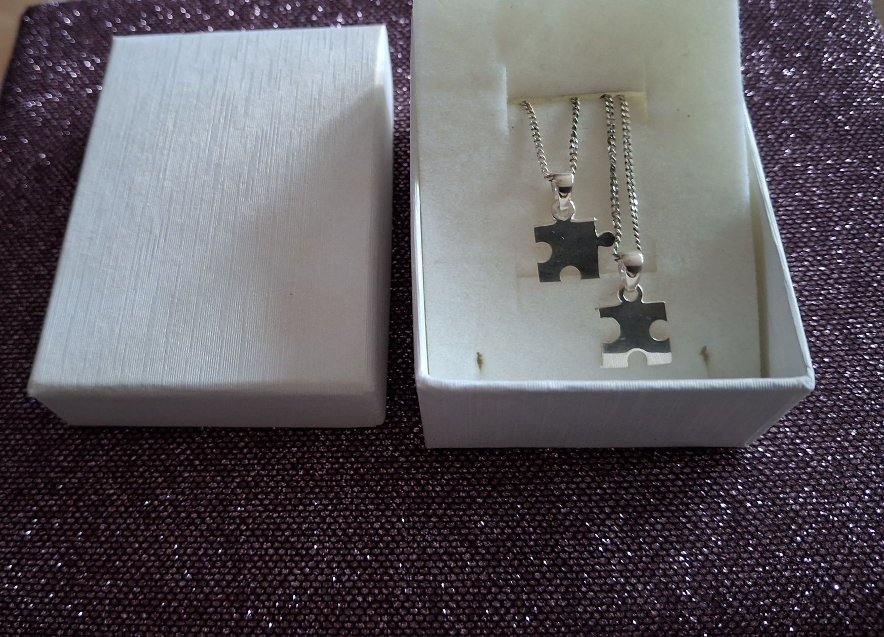 Łańcuszki puzzle srebrne wisiorki best friends dwie połówki jabłka