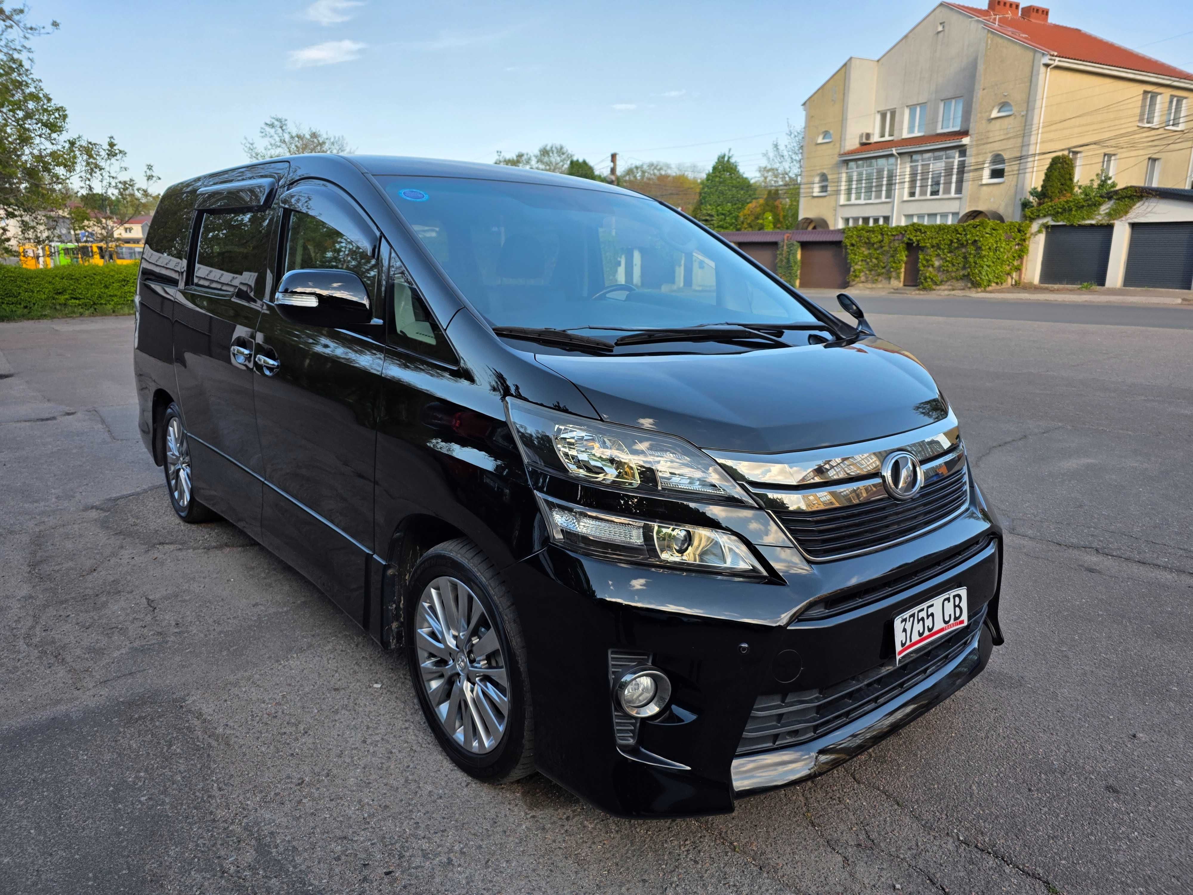 Toyota vellfire Golden Eyes II 2013 2.4 CVT