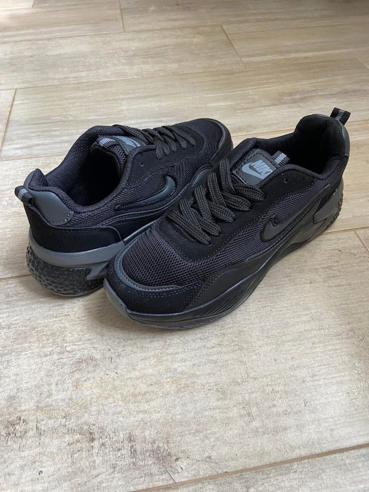 Кросівки Nike чорні 36 розмір-23 см