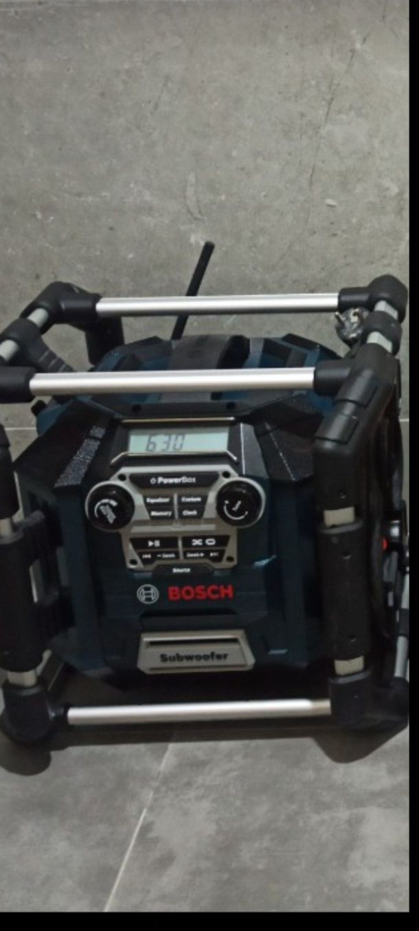 Radio Bosch a bateria,luz