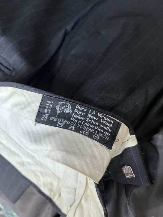 Fato Cinza com Riscas (Homem)