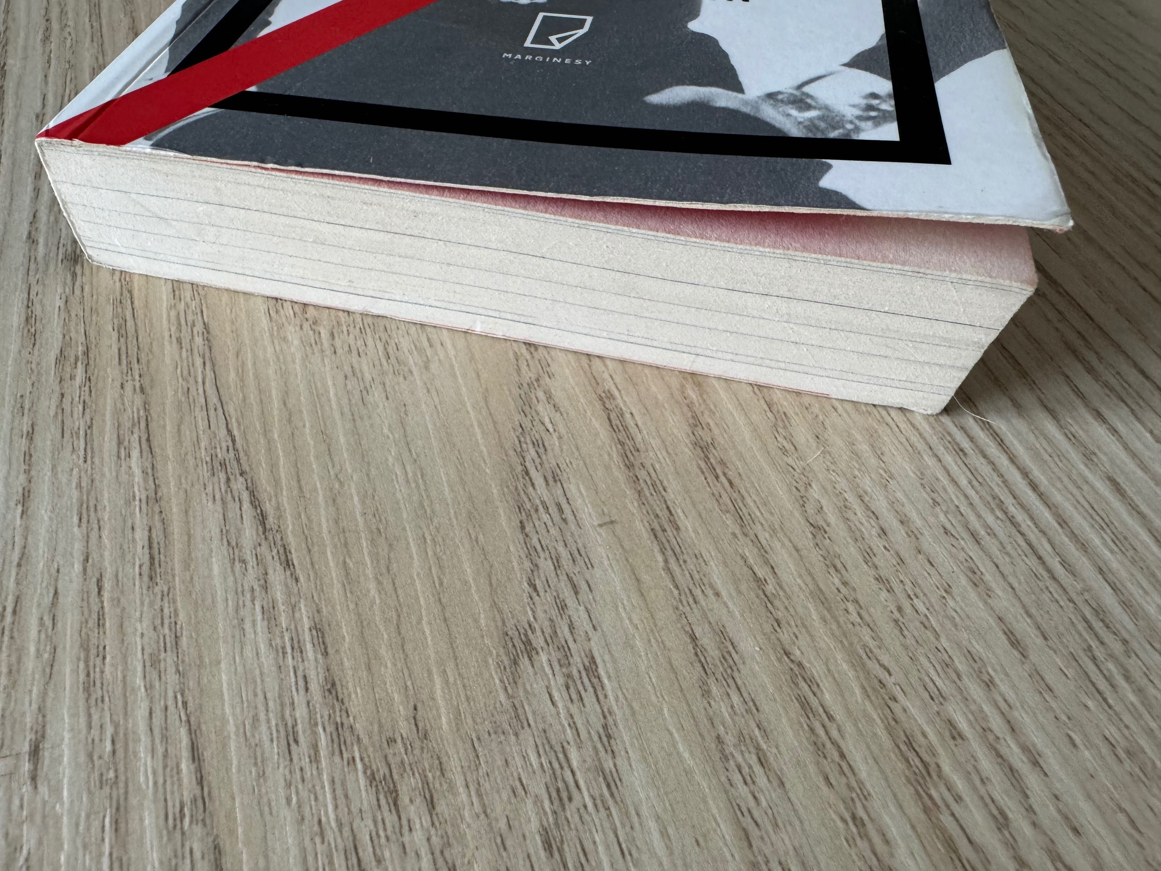 Coco Chanel. Sypiając z wrogiem - Hal Vaughan - Biografia