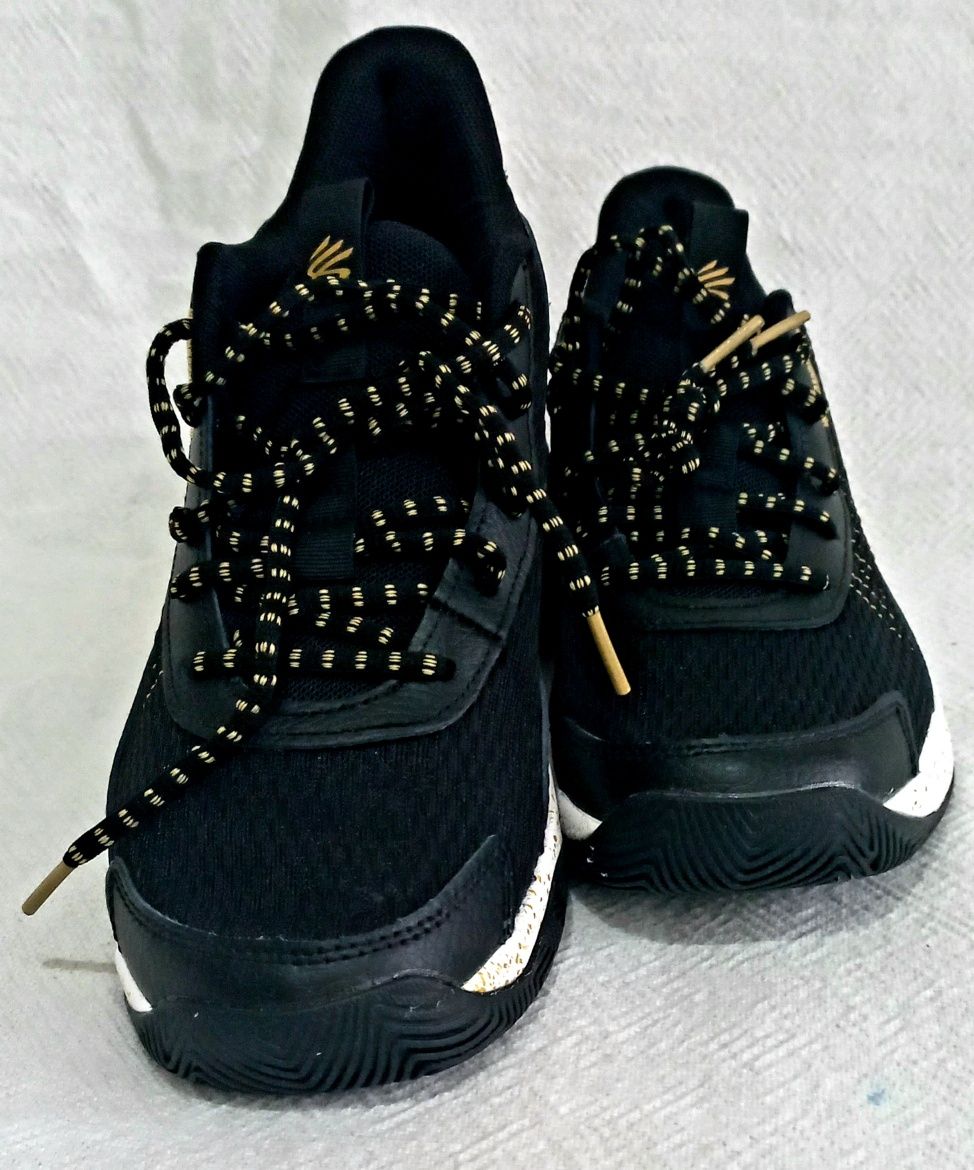 Buty czarne, Under Armour GS Curry 3Z7, rozmiar 37,5 ,23,5 wkładka