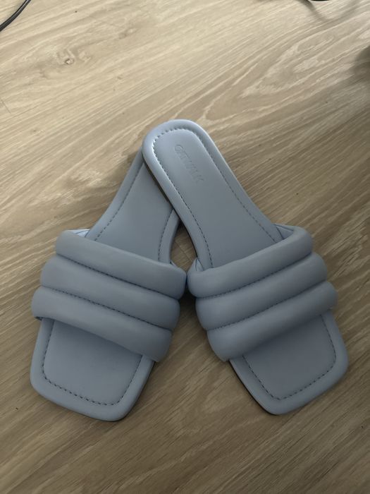 Нові шльопанці 39 р.