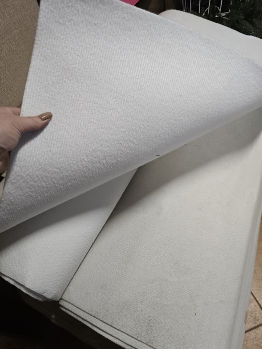 Sprzedam białe dywany