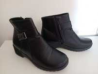 Botas pretas tamanho 36