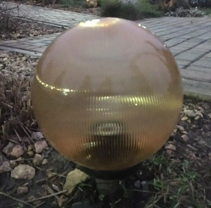 Светильник парковый шар золотой призматический