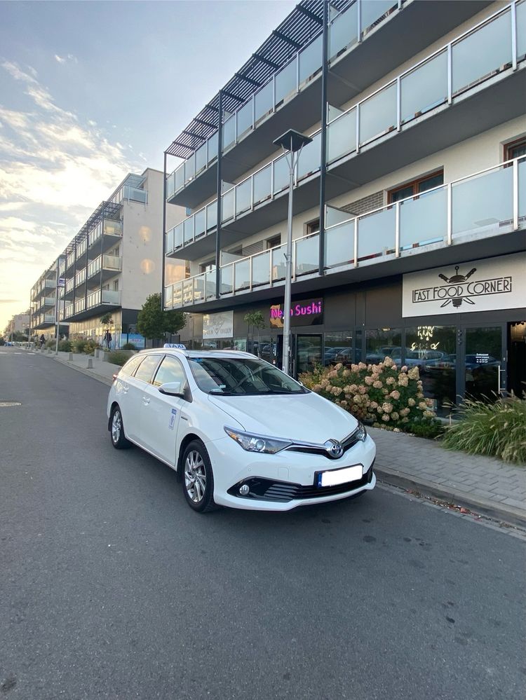 Wynajem samochód pod TAXI Kraków (corolla, auris, prius) GR TAXI