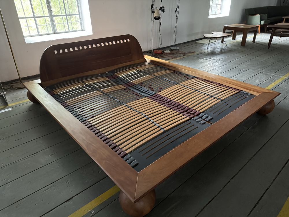 Unikatowe postmodernistyczne tekowe łóżko king size ,modern,design