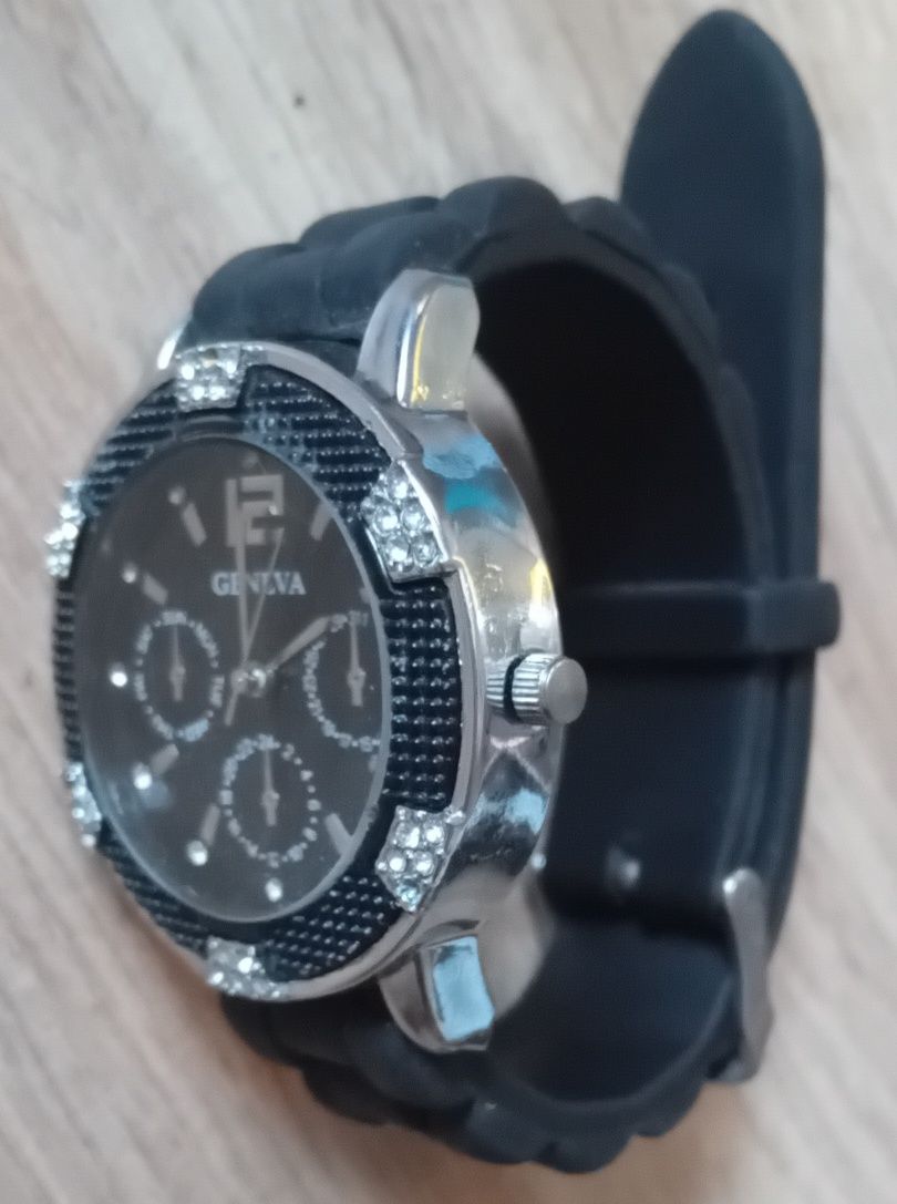 Damski czarny zegarek