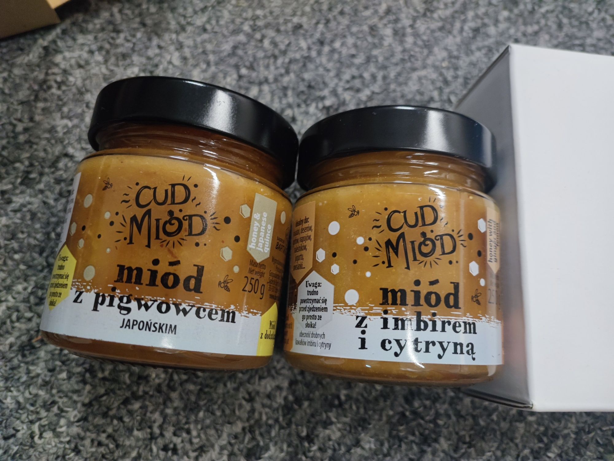 Prezentowy zestaw miodu w kartoniku Z2