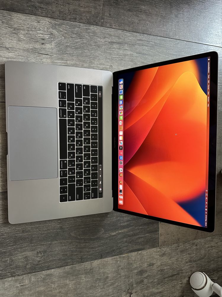 MacBook Pro 15 2017, 16gb, 512gb, radeon 560 4gb