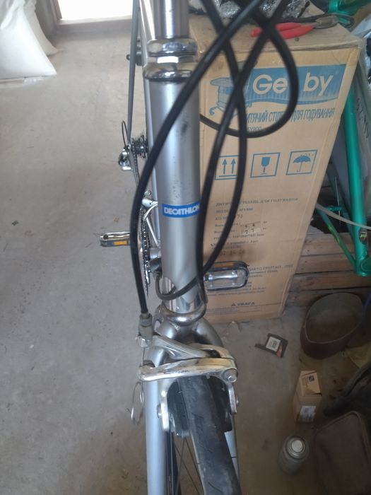 Продається шоссейний велосипед Decathlon Cobra 600.