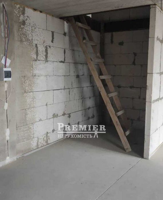 Продам трикімнатну квартиру з власним АОГВ