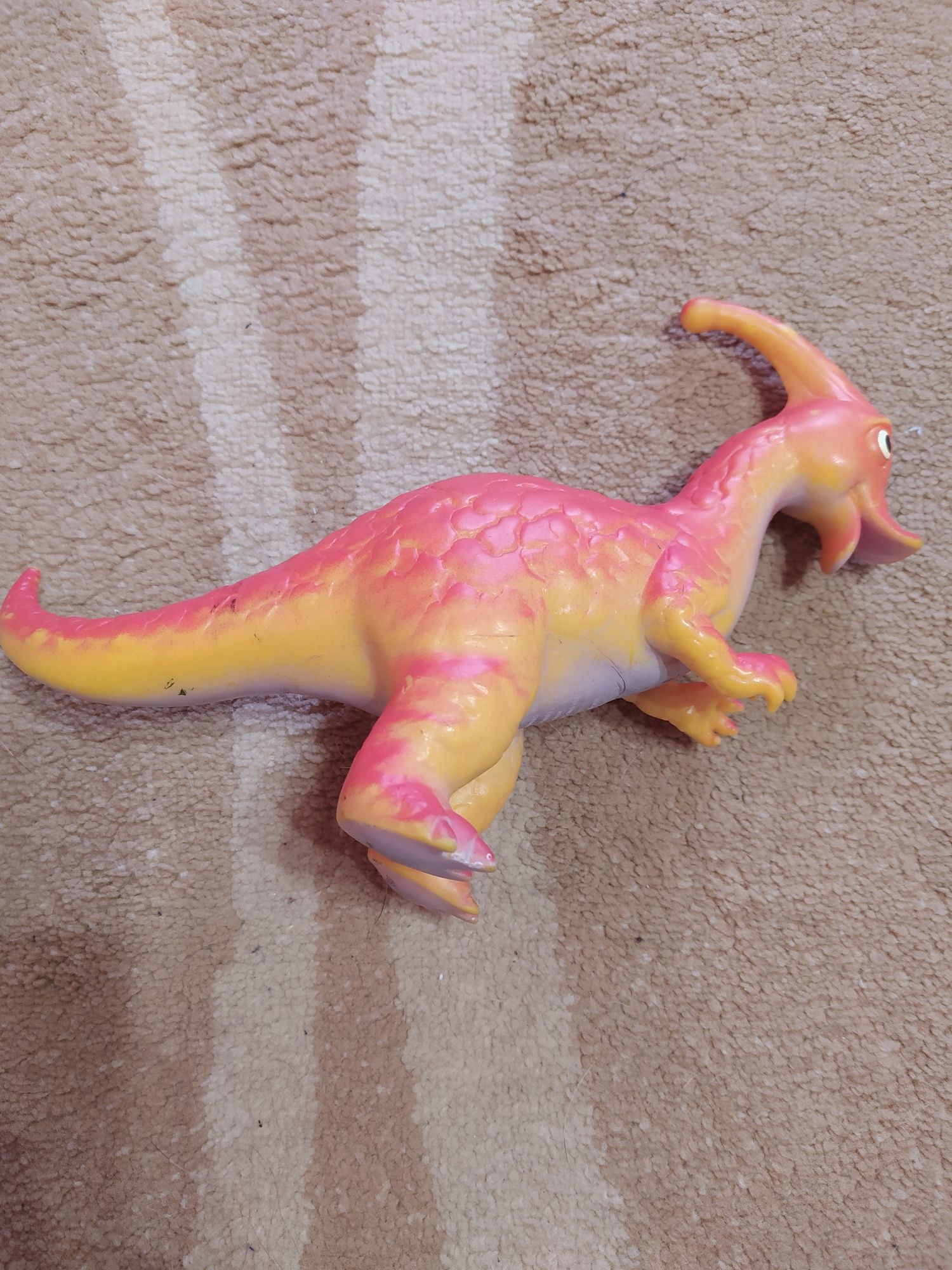 Динозавр резиновий