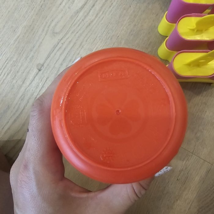 Zestaw naczyń plastikowych