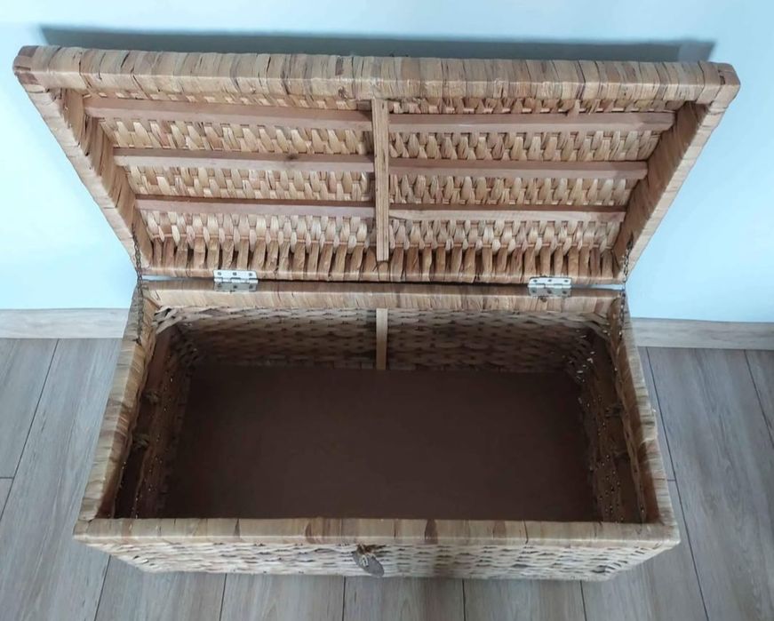 Skrzynia z trawy morskiej