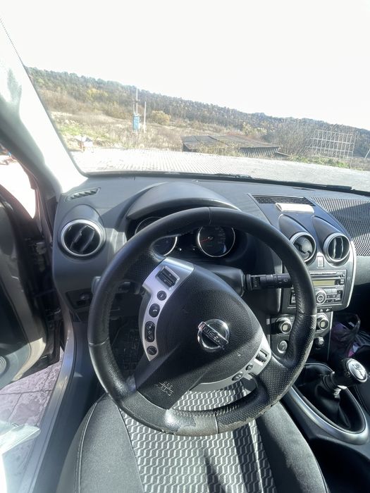 Nissan Qashqai 2009 року випуску