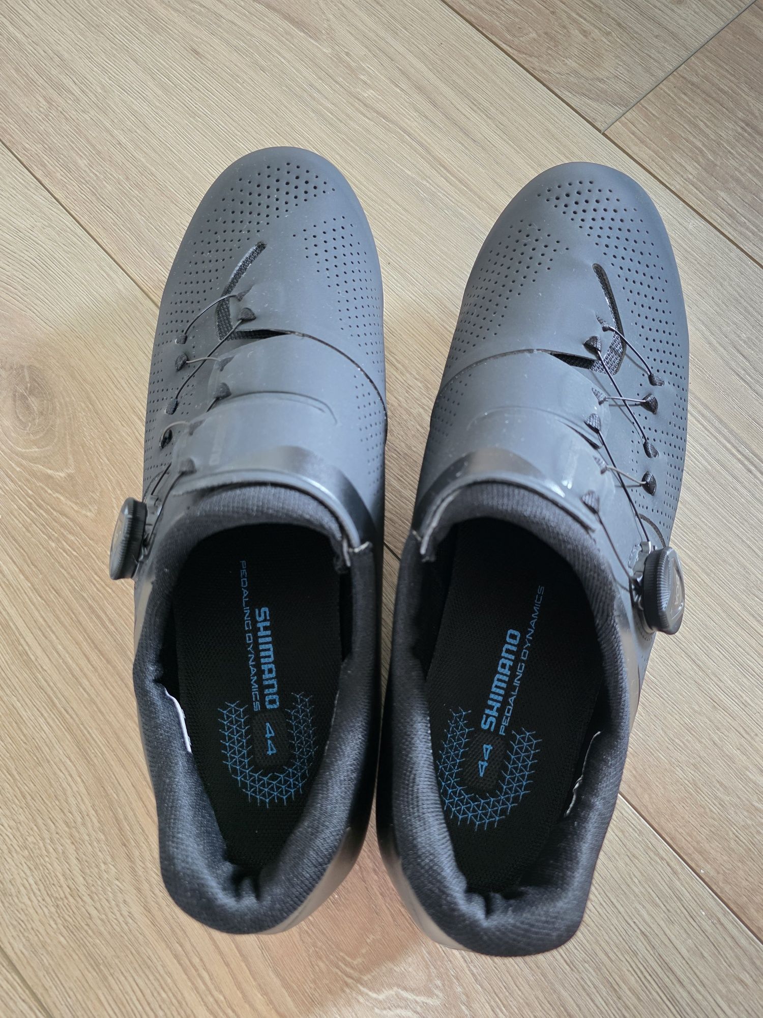 Buty szosowe rowerowe SHIMANO SH-RC302 rozmiar 44 , SPD SL wpinane