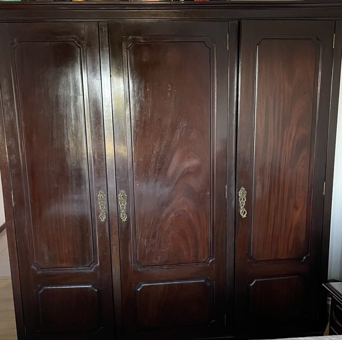 Mobilia de quarto em madeira