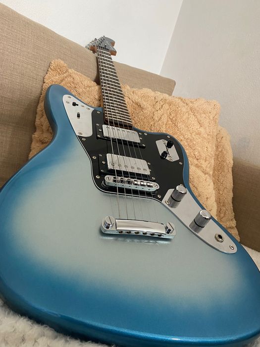 Guitarra Squier jaguar contemporany