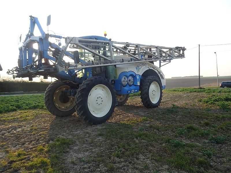 Opryskiwacz Matrot Maestria 15. Szerokość 36 m, 4200 l . MATROT