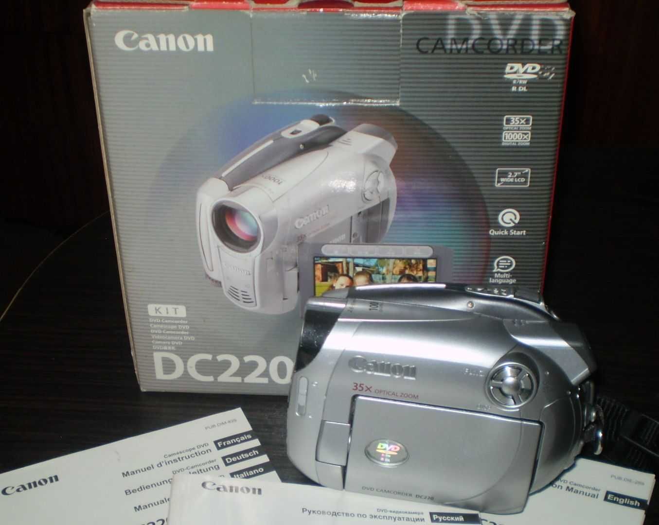 Видеокамера CANON DC 220 в коробке и Сумка для переноса видеокамеры.