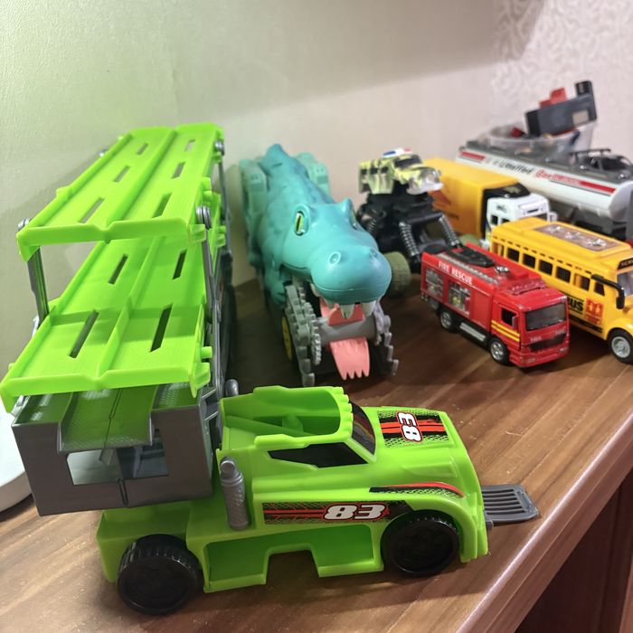 Машинки іграшки бу