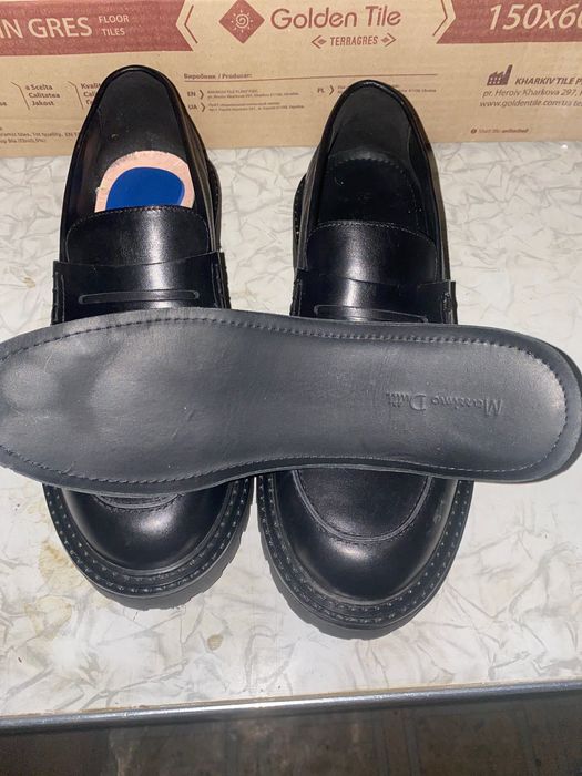 Чоловіче взуття.