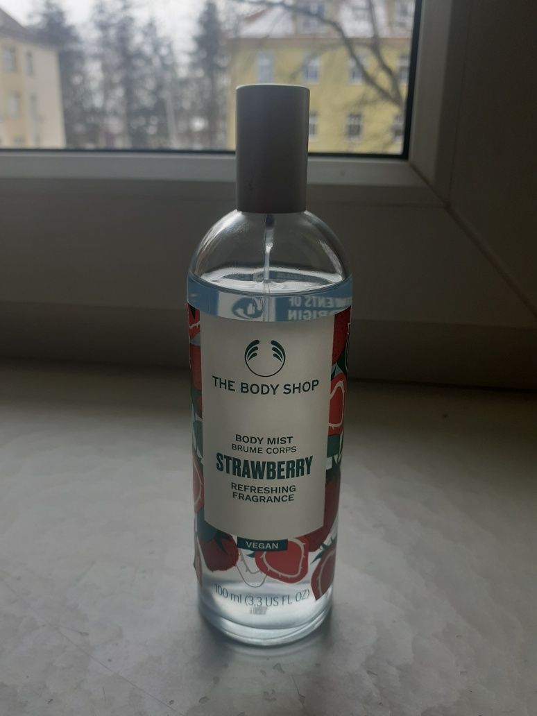 The body shop body mist strawberry