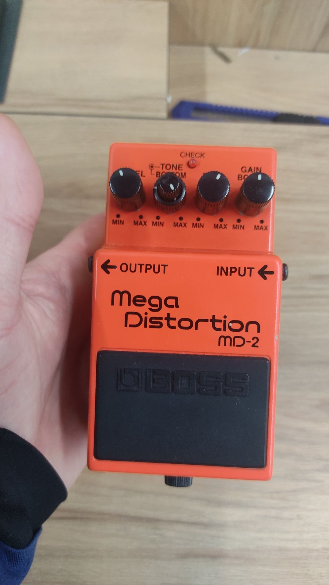 Педаль Boss md-2 mega distortion