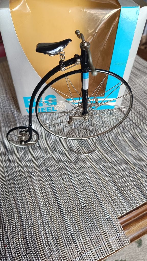 Bicicleta Miniatura Big Wheel 1/10