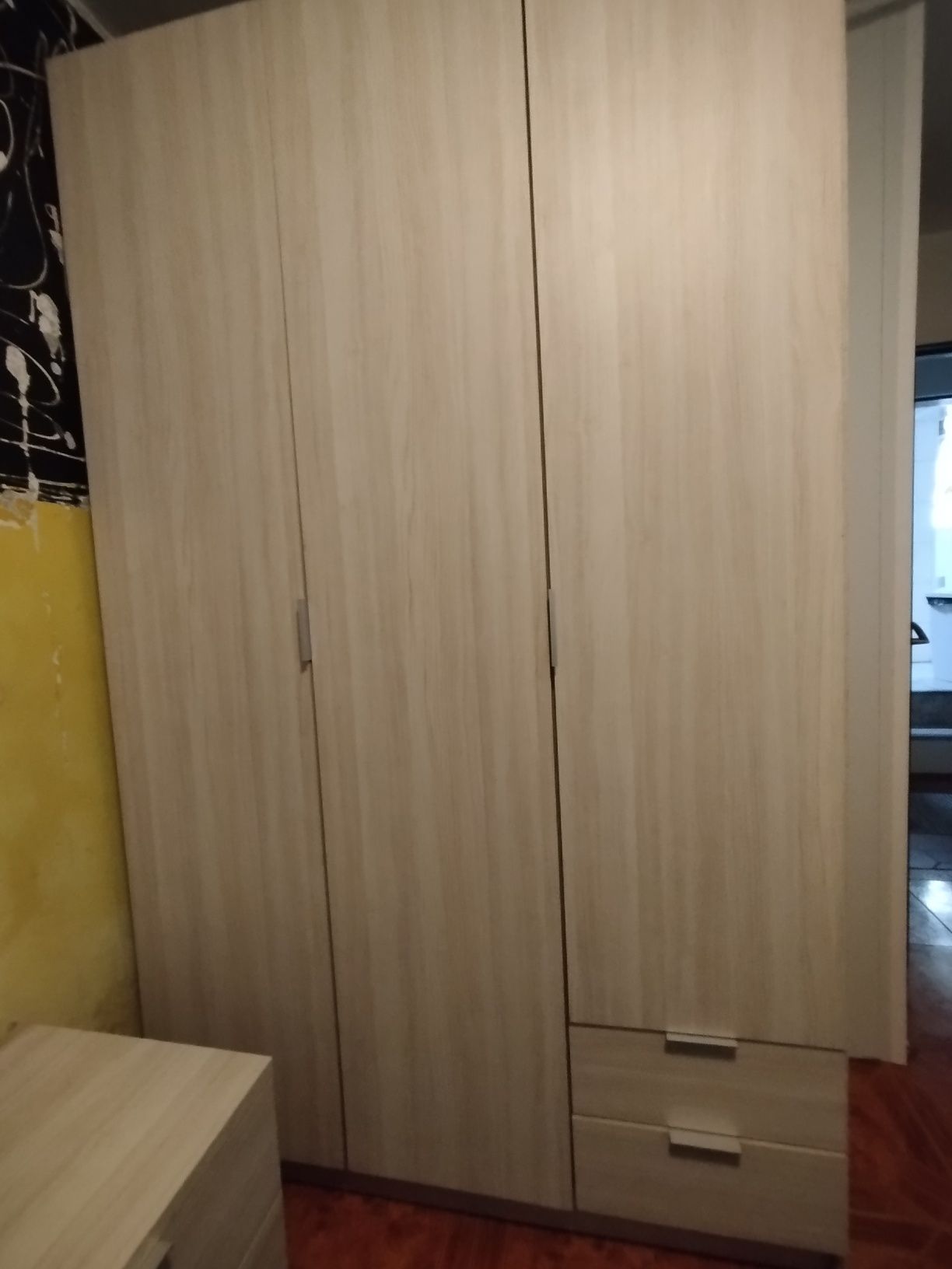 Quarto completo com cama de casal pouco usado