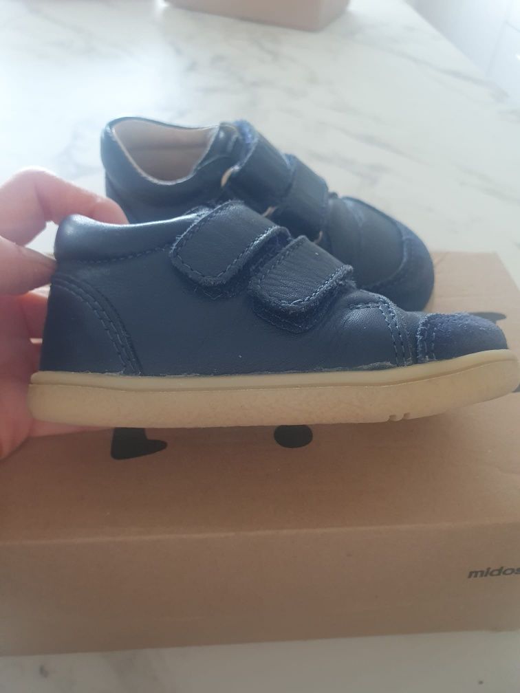 Buty niemowlęce polskiej marki Mido rozmiar 21