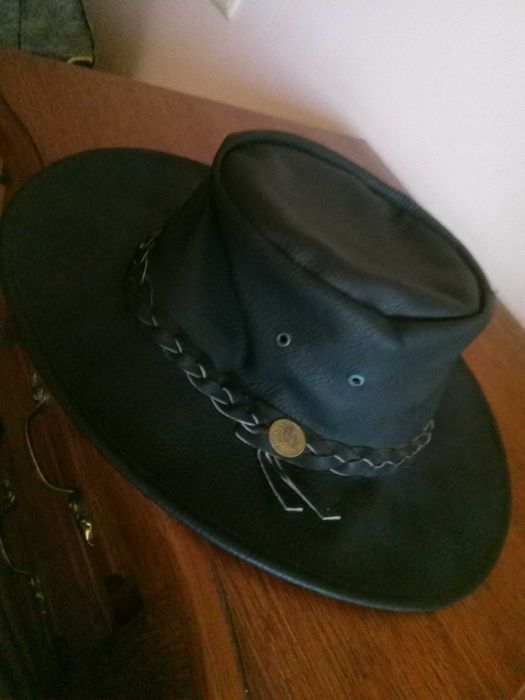 Продам кожаную стильную новую  шляпу из Австралии