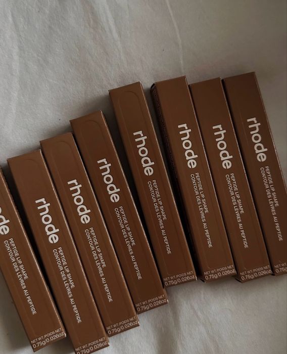 Оригінальні олівці для губ від Rhode. Нові! Є всі відтінки!