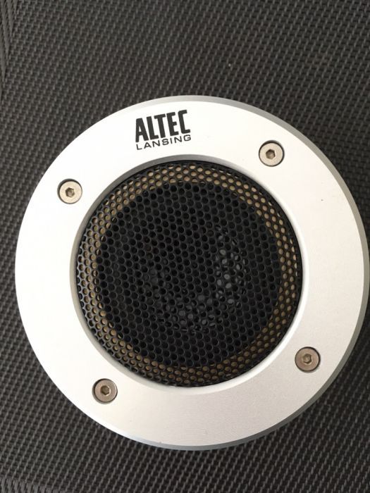 Coluna Redonda portátil Altec Lansing (com fio)