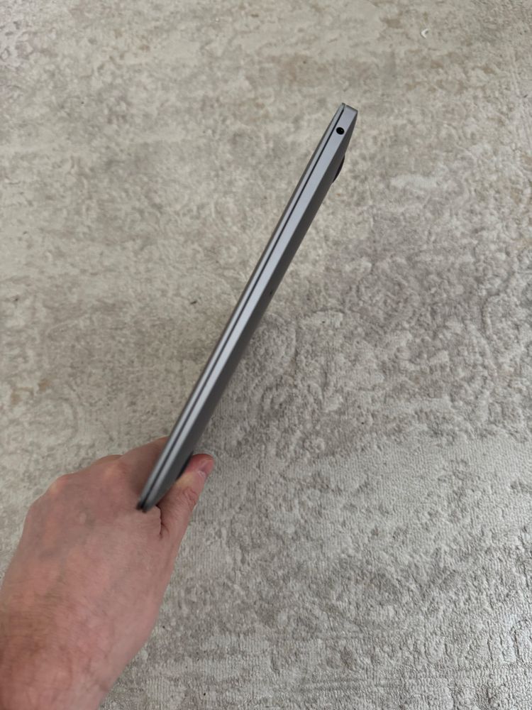 Macbook air 13 2020 core i5 8/256gb(ніяких мдм немає)
