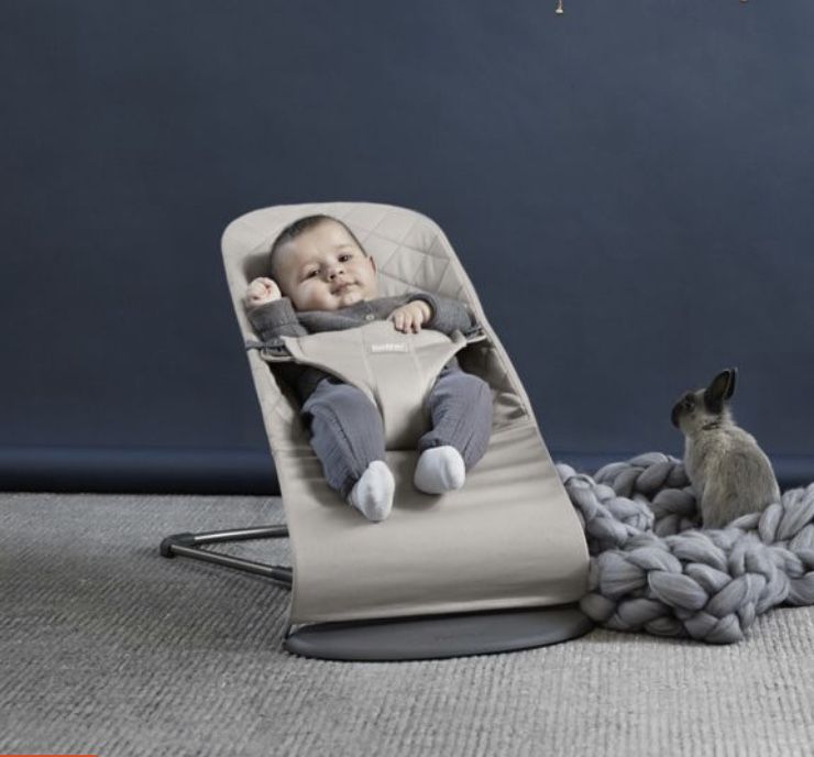 Продам шезлонг BabyBjorn