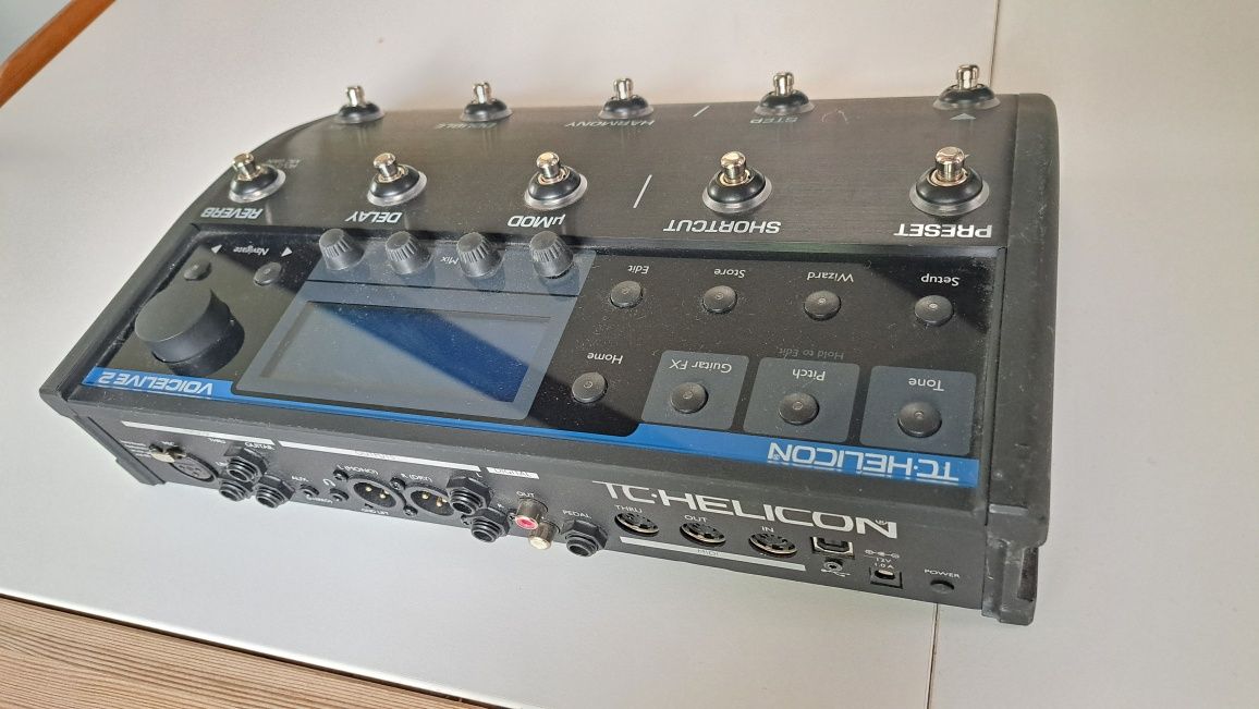 TC Helicon Voicelive 2