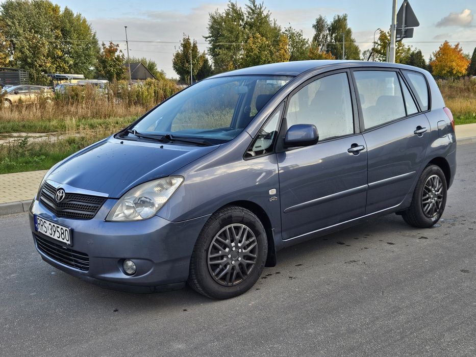 Toyota Corolla Verso 2002r. 2.0D4-D