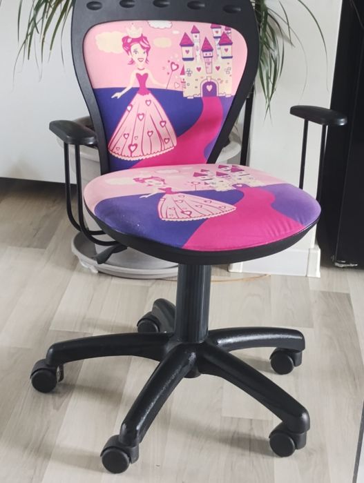 Sprzedam krzesełko biurkowe