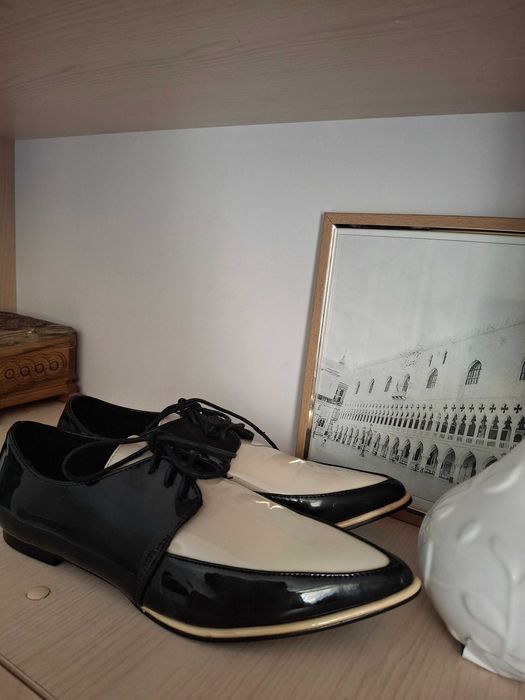 Лакові оксфорди до школи