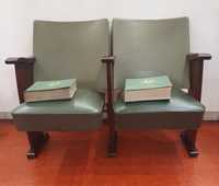 Cadeiras de cinema antigas