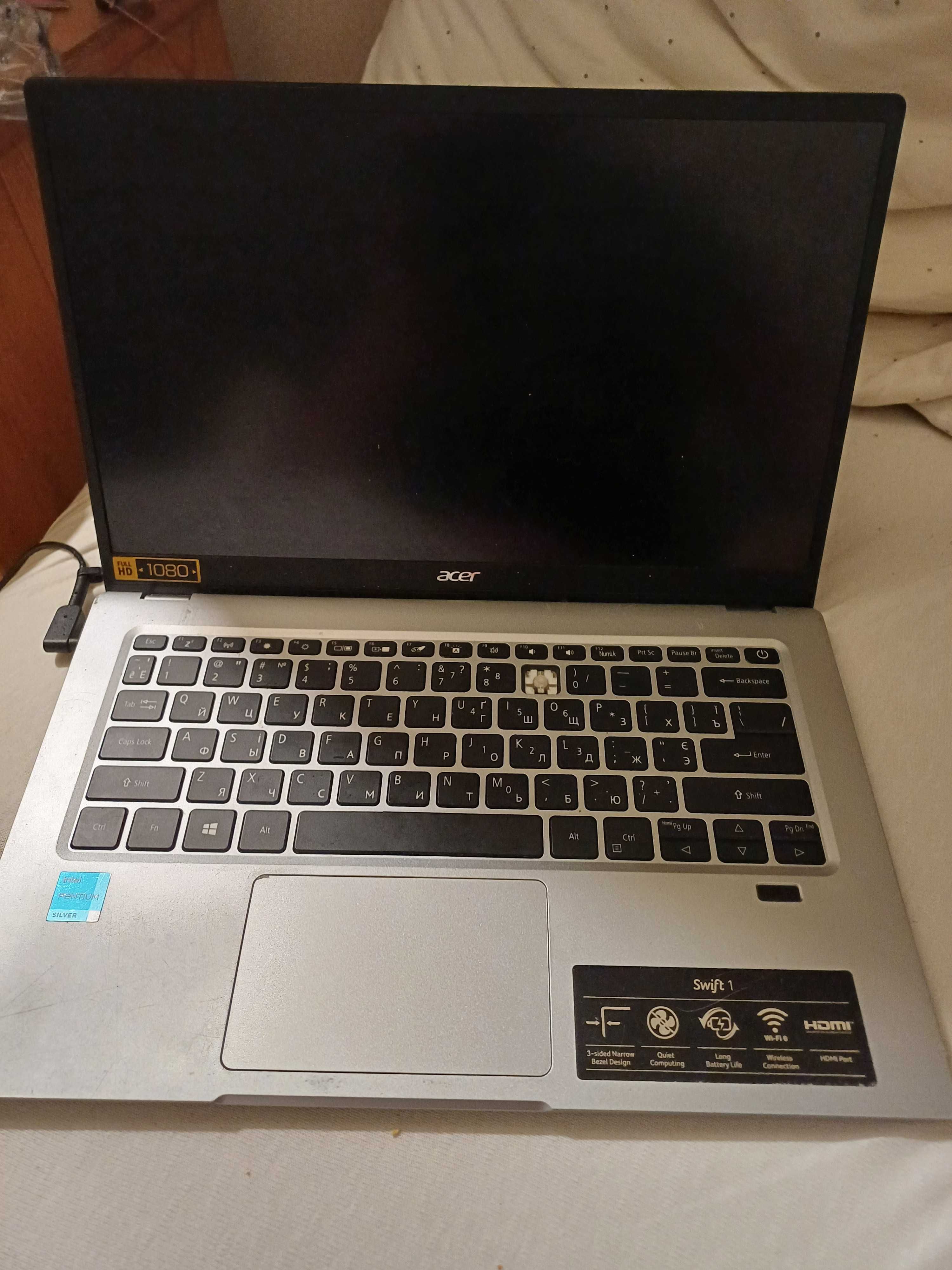 Laptor asus b.y. staryi