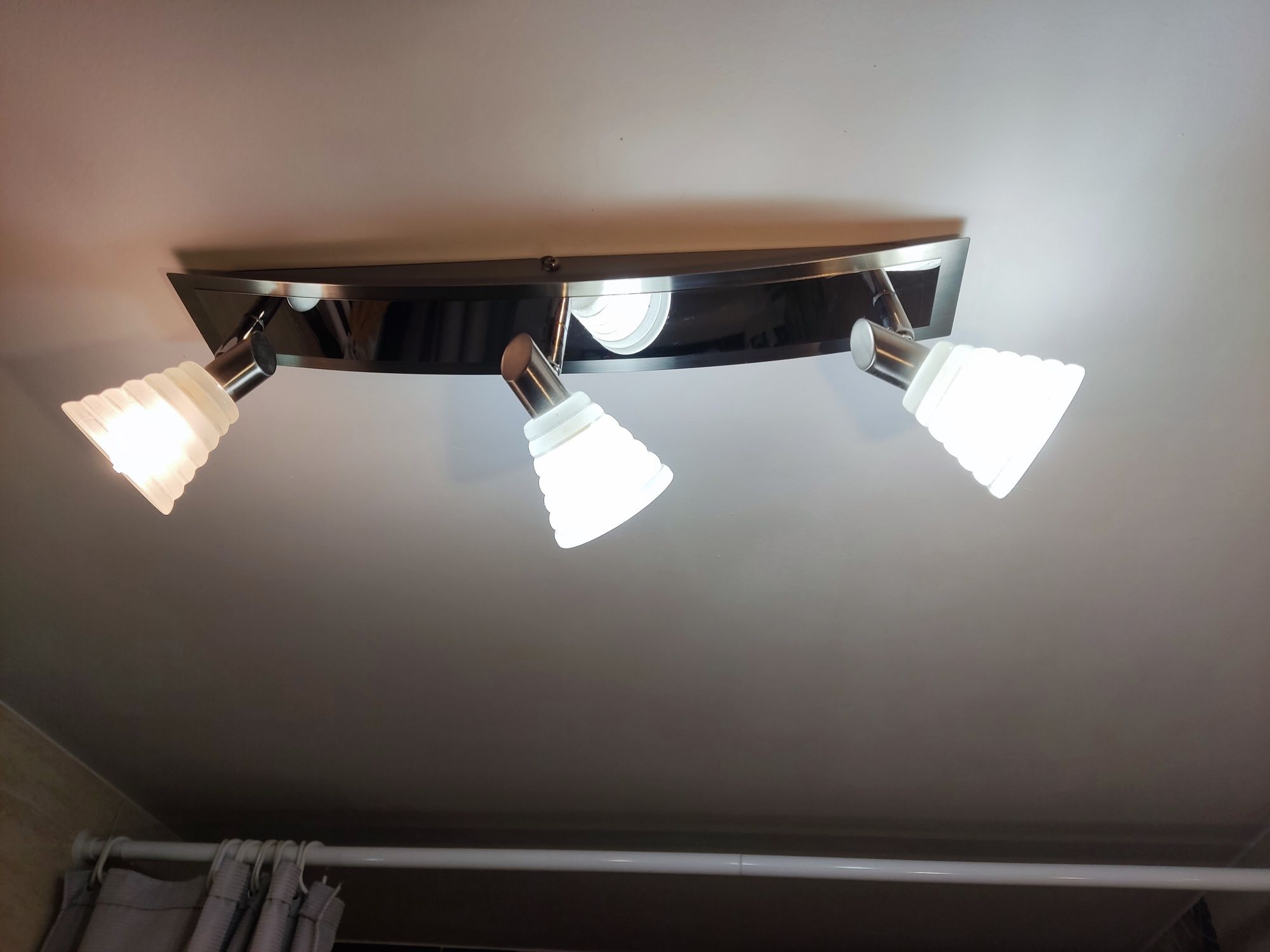 Fajna Lampa listwa łazienkowa sufitowa 3 +1 kinket nad lustro halogen