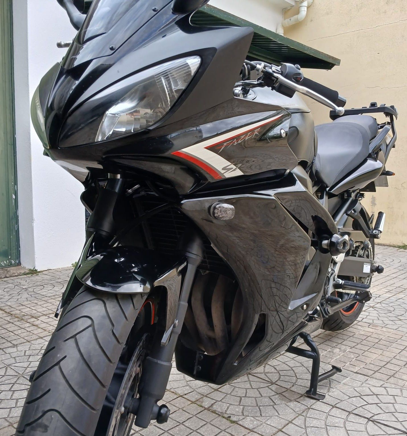 Yamaha FZ6 S2 Black Edition ABS + material